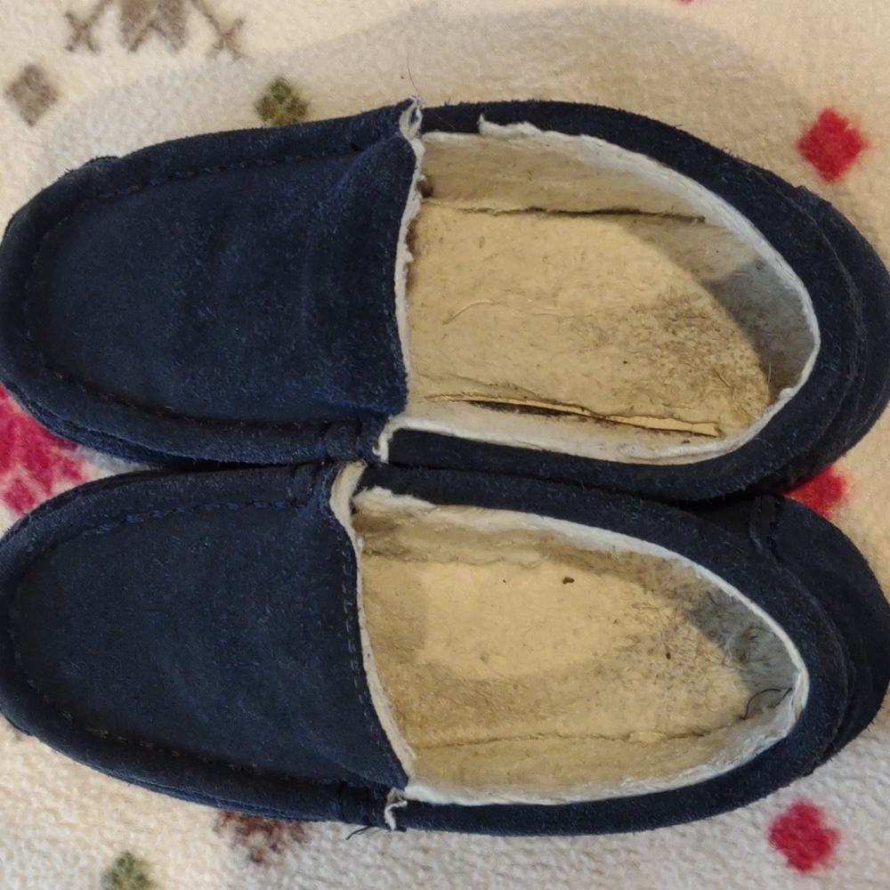 Boys size 3 suede slippers moccasins blue